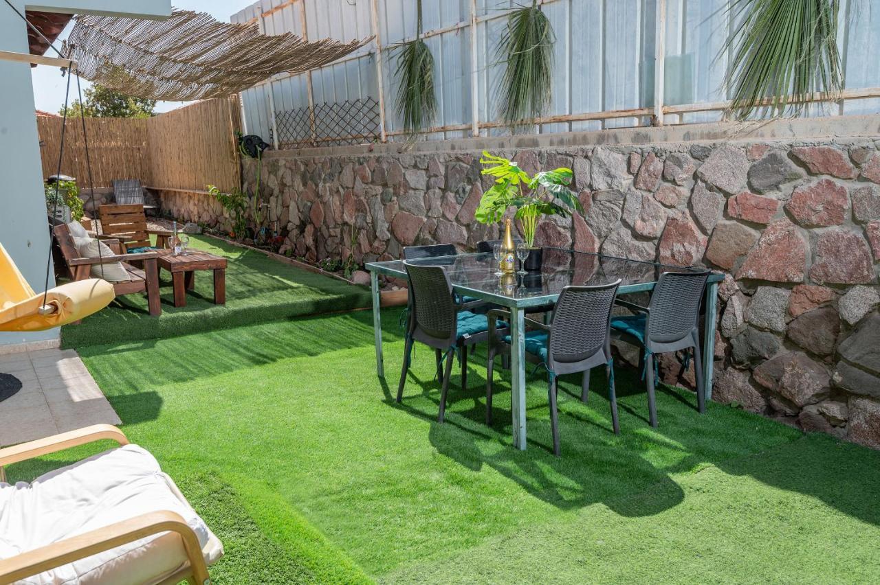 Day And Night -יום ולילה Lägenhet Eilat Exteriör bild